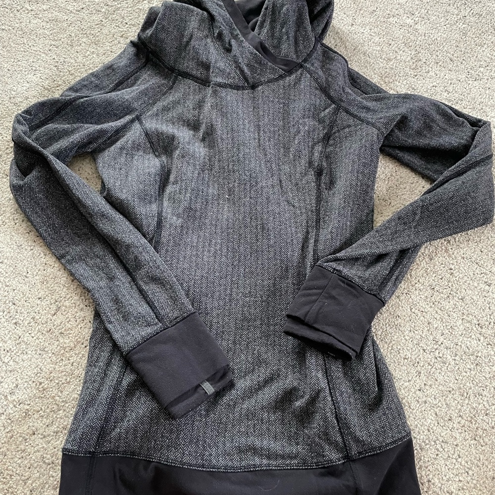 Lululemon sweatshirt vintage size 8